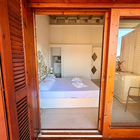 Punta Est - Trilo Ibisco Vista Mare & Piscina شقة *