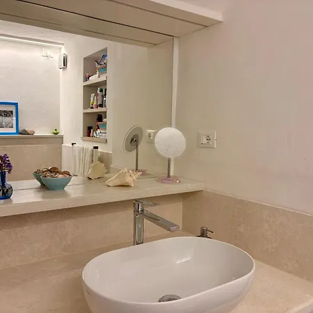 Punta Est - Trilo Ibisco Vista Mare & Piscina Apartmán *