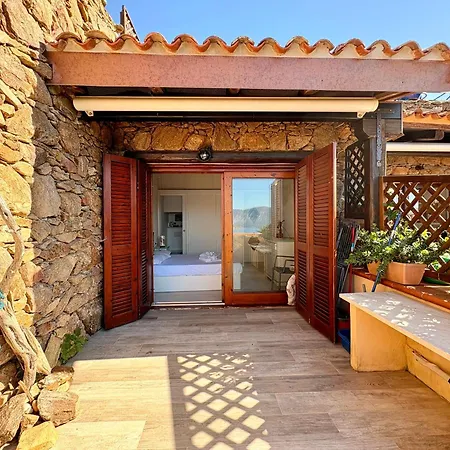 Punta Est - Trilo Ibisco Vista Mare & Piscina Apartmán *